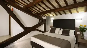 Hotel Trevi