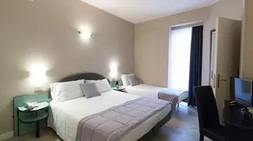 HOTEL TREVI***
