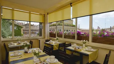 Hotel Trevi