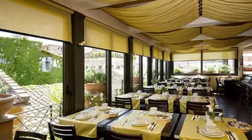 Hotel Trevi