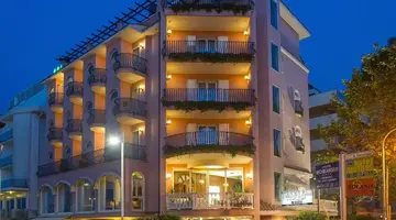 HOTEL TREVI***