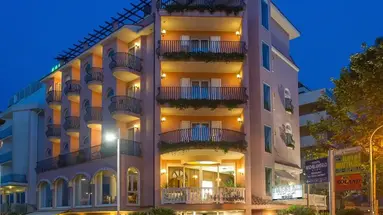 HOTEL TREVI***