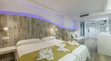 Hotel Triton Beach