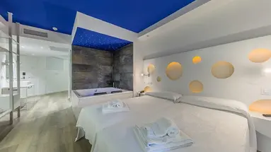 Hotel Triton Beach