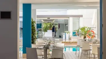 Hotel Triton Beach