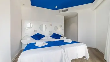 Hotel Triton Beach