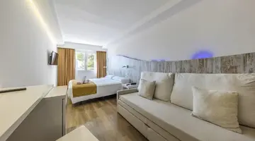 Hotel Triton Beach