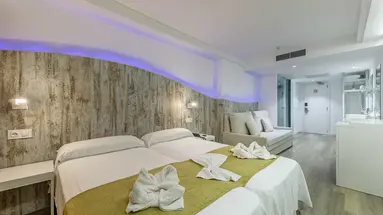Hotel Triton Beach