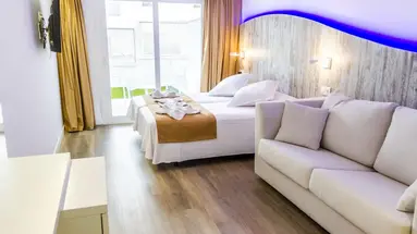 Hotel Triton Beach