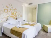 Hotel Triton Beach