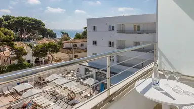 Hotel Triton Beach