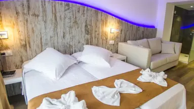 Hotel Triton Beach