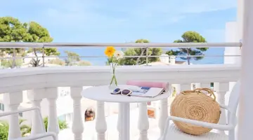 Hotel Triton Beach