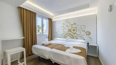 Hotel Triton Beach
