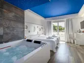 Hotel Triton Beach