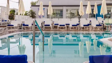 Hotel Triton Beach