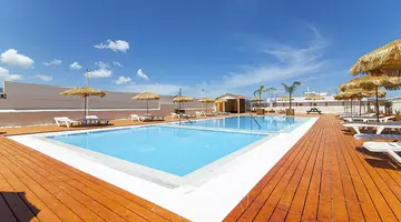 Hotel Triton