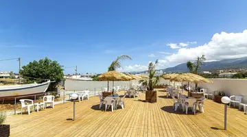 Hotel Triton