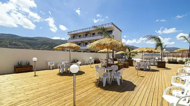 Hotel Triton