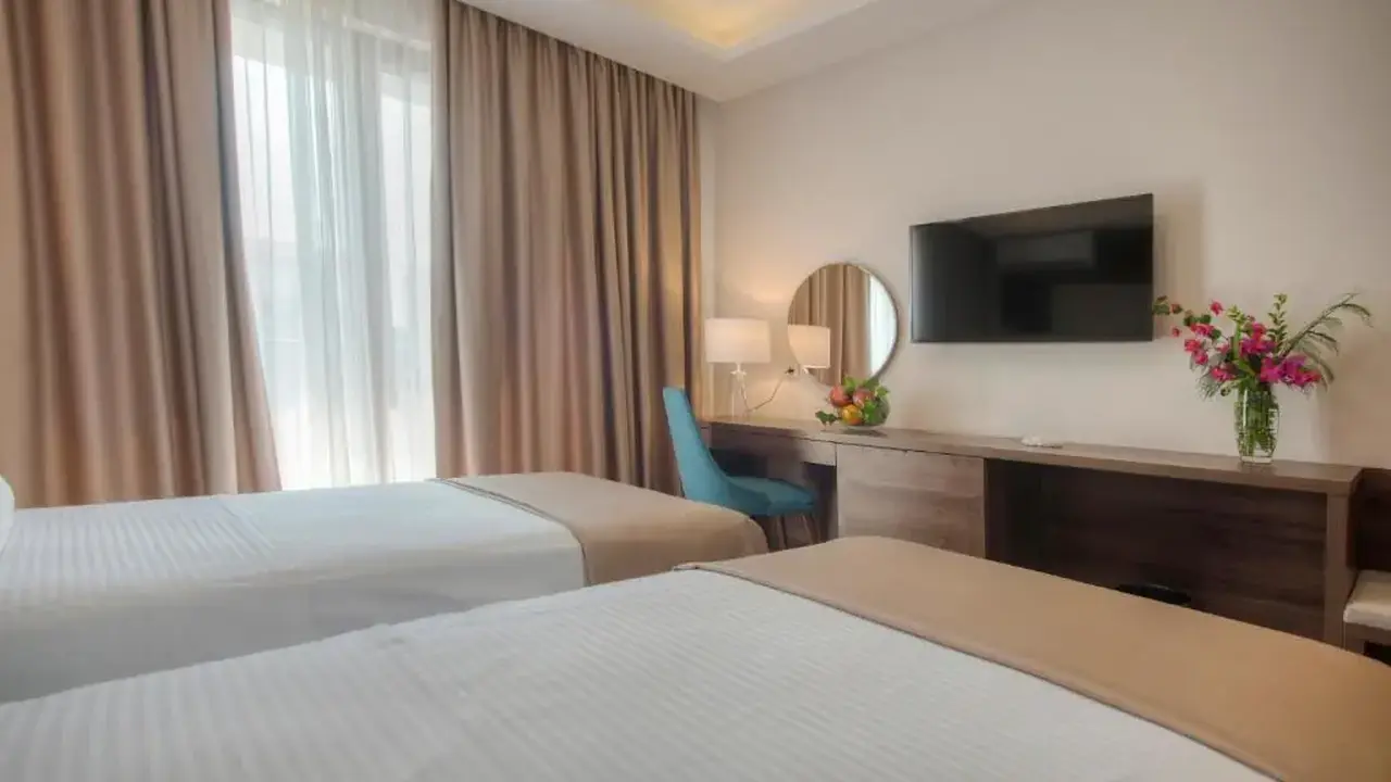 HOTEL TWELVE BY AYCON