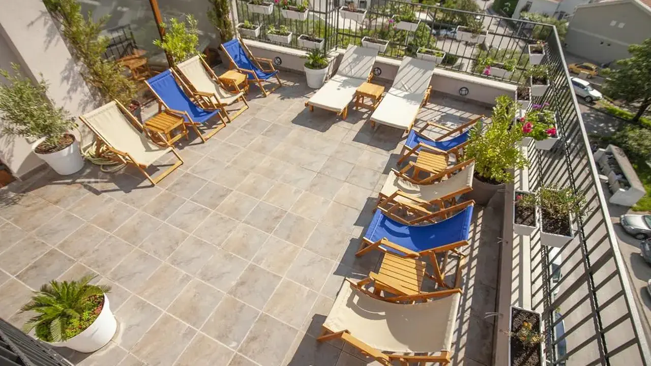 HOTEL TWELVE BY AYCON