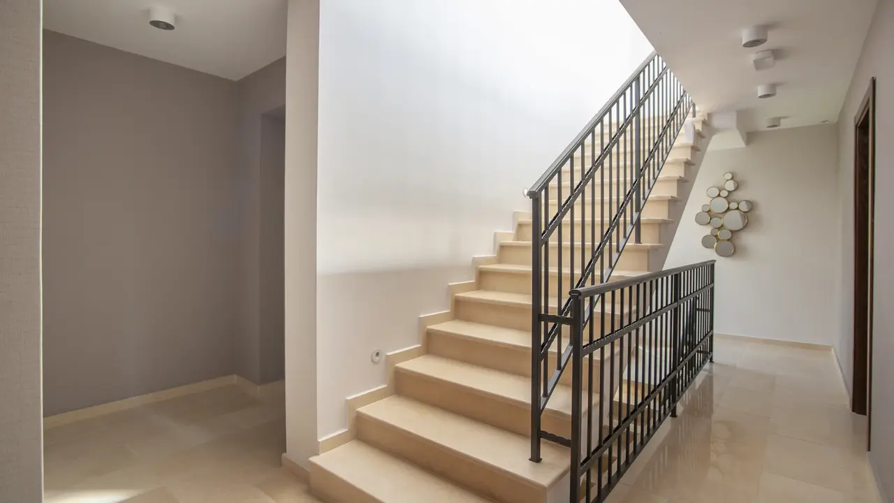 HOTEL TWELVE BY AYCON