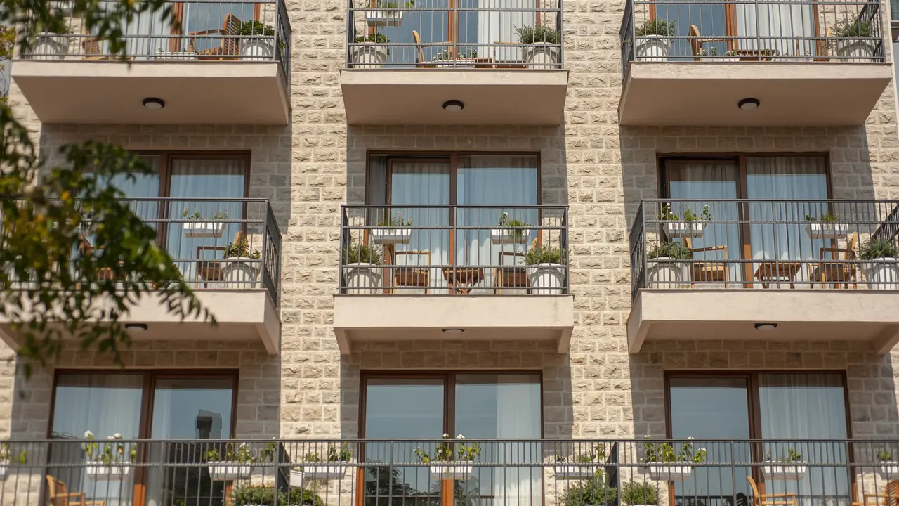 HOTEL TWELVE BY AYCON