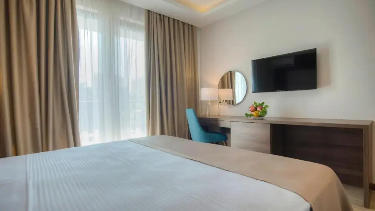 HOTEL TWELVE BY AYCON