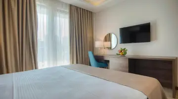 HOTEL TWELVE BY AYCON