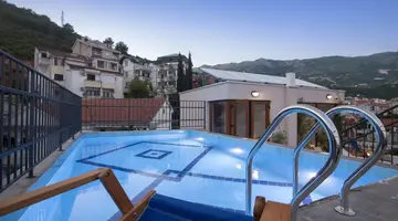 Hotel Twelve by Aycon