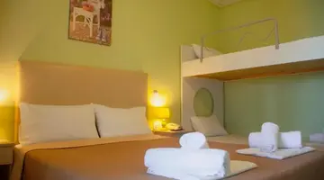 Hotel Venus Beach (7, 14)
