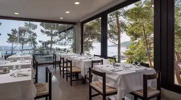 Hotel White Rocks