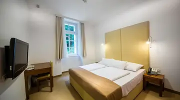HOTEL ZDRAVILISKI DVOR