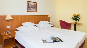 HOTEL ZORA***