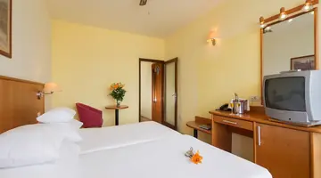 HOTEL ZORA***