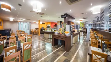 HOTEL ZORA***