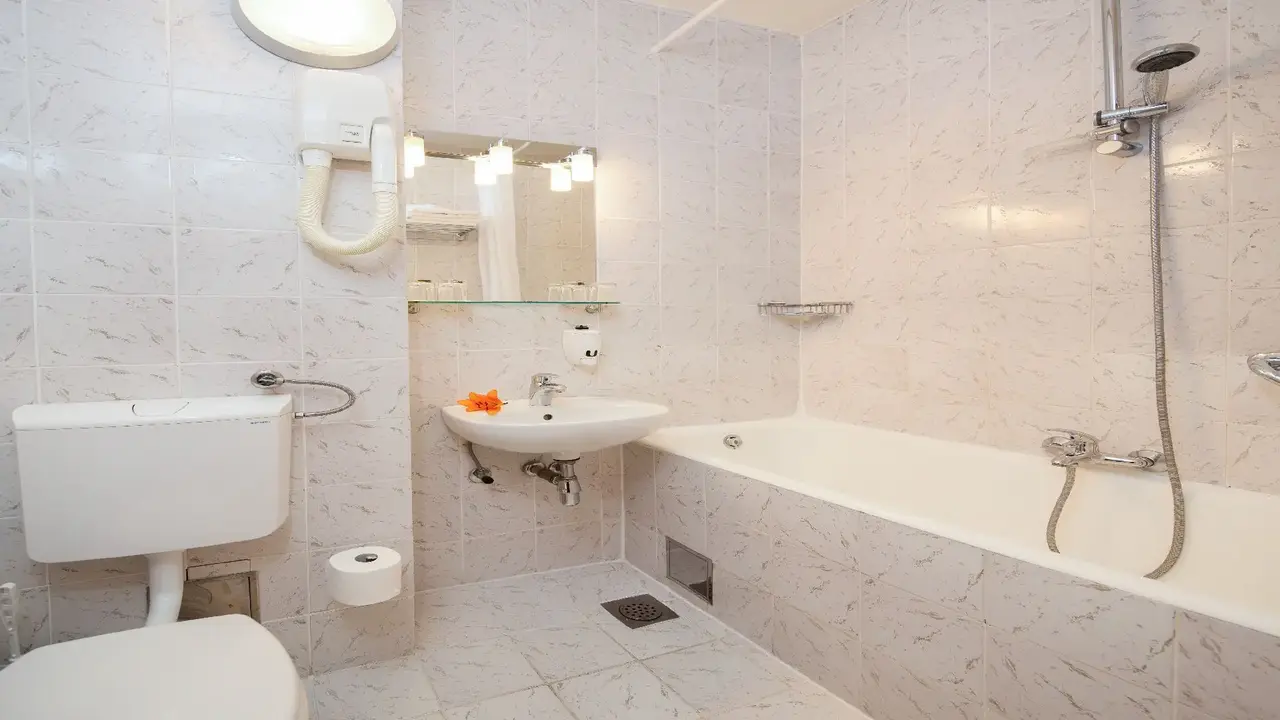 HOTEL ZORA***