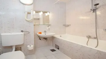 HOTEL ZORA***