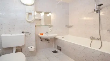 HOTEL ZORA***