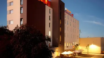 Hotton Hotel