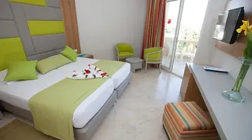 Houda Yasmine Hammamet