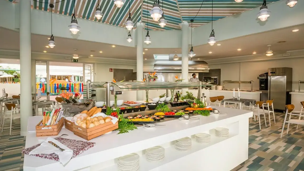 HOVIMA La Pinta Beachfront Family Hotel