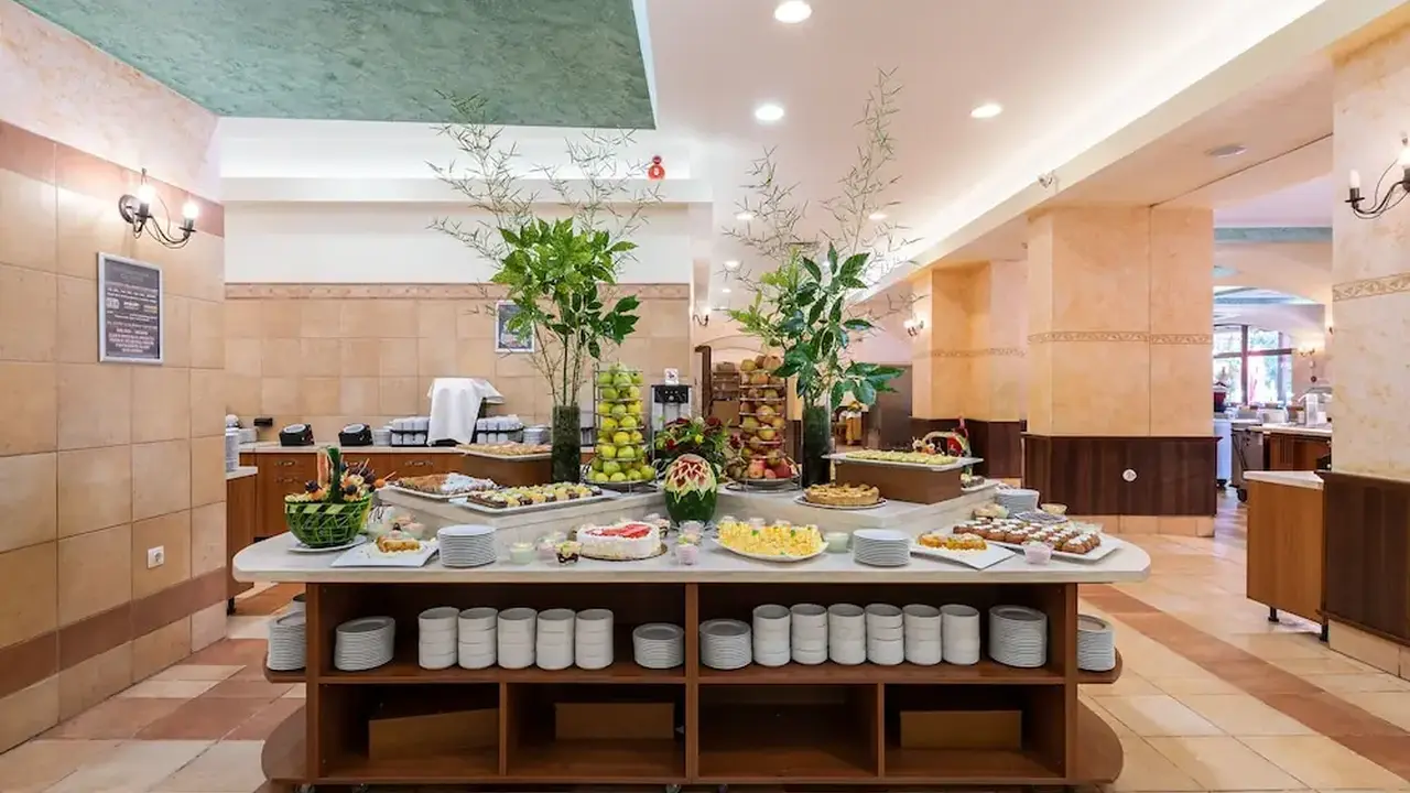 Hrizantema- All Inclusive Hotel