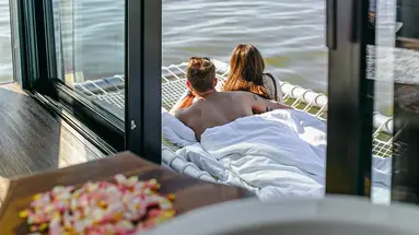 HT Houseboats
