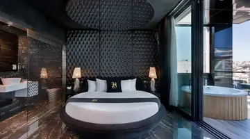 Hugo s Boutique  Hotel