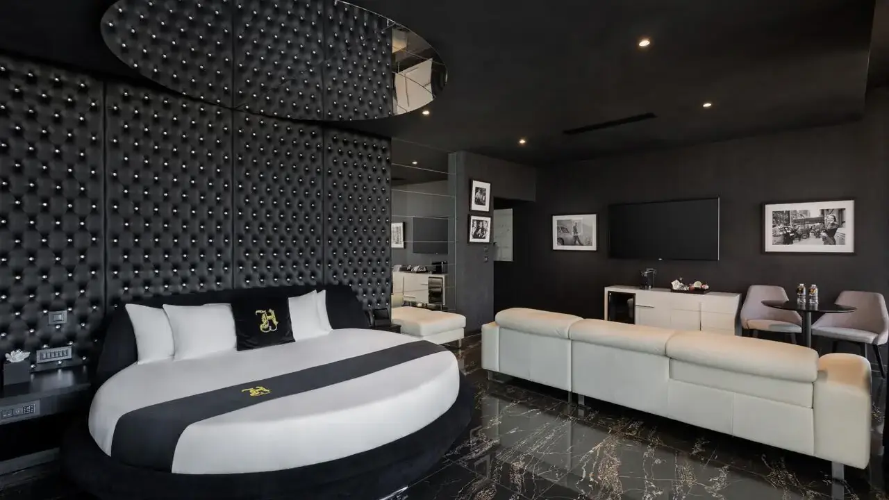 Hugo s Boutique  Hotel