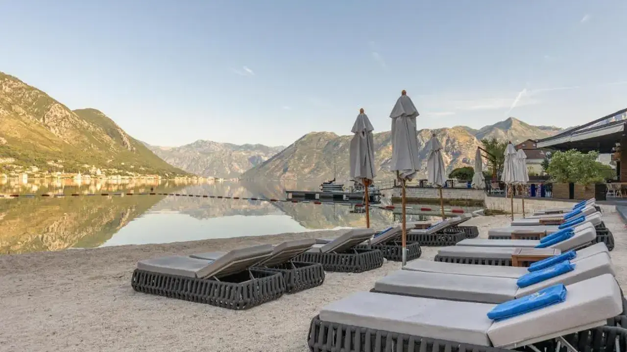 HUMA KOTOR BAY HOTEL & VILLAS