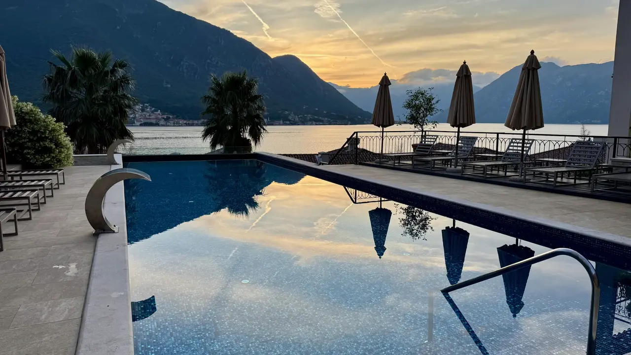 HUMA KOTOR BAY HOTEL & VILLAS