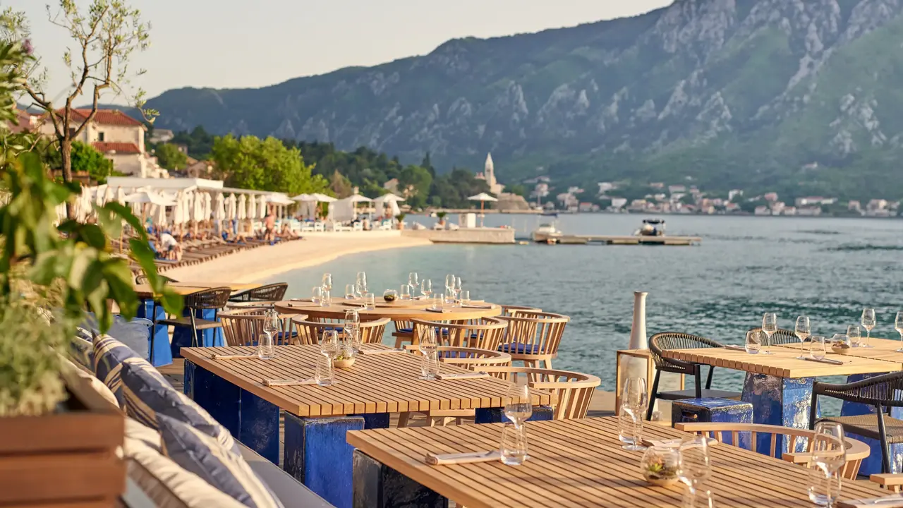 HUMA KOTOR BAY HOTEL & VILLAS