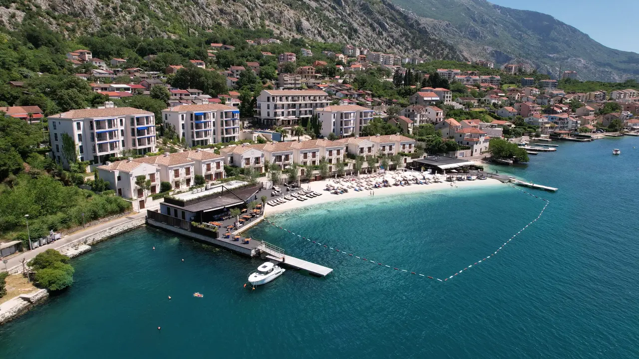 HUMA KOTOR BAY HOTEL & VILLAS